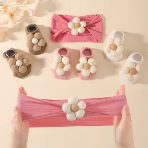 Elastisches Baby-Stirnband und Socken-Set mit großen 3D-Blumen für Säuglinge und Kleinkinder