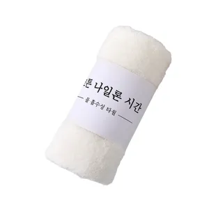 Witte koraalvleece gezichtshanddoek opgerolde met buikband, zeer absorberende handdoek.