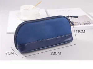 Gedetailleerd uitzicht van de grote canvas etui met ritssluiting en draagbare structuur.