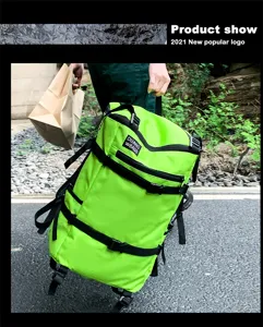 Grote limoengroene outdoor wandeltas met meerdere gespen en duurzame stevige stof