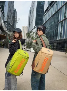 Lifestyle-Detail des Outdoor-Sport-Fitness-Rucksacks in Grün und Khaki