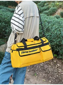 Gelbe Outdoor-Reisetasche mit großem Fassungsvermögen und Logo für Sport und Fitness