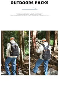 Vue détaillée du sac à dos à motif de grille noire porté dans un cadre de forêt
