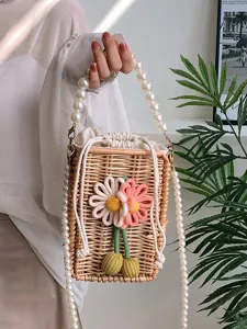 Petit sac en rotin tressé avec fleurs et chaîne en perles pour femme, sac bandoulière