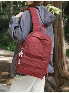Sac à dos à carreaux rouges grande capacité pour étudiants avec breloque puzzle