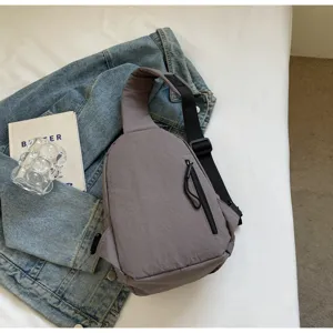 Minimalistische graue Nylon Umhängetasche für den Alltag mit Reißverschluss vorne