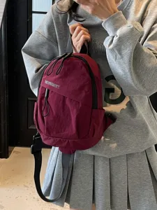 Burgunderrote Unisex-Umhängetasche im Street-Style aus strapazierfähigem Nylongewebe