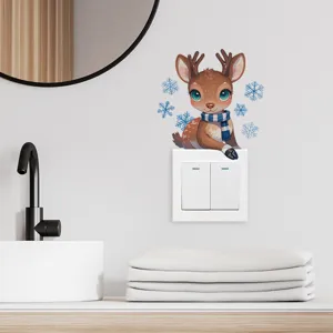 Niedlicher Weihnachts-Rentier und Schneeflocken Wandaufkleber für Badezimmerschalter