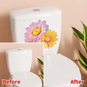 Comparaison avant-après de stickers floraux décoratifs appliqués sur un réservoir de toilette