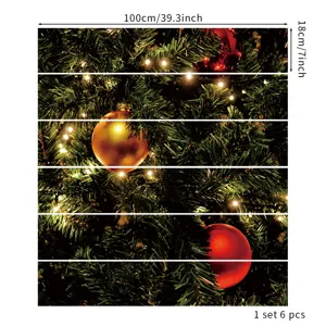 Dettaglio di 6 adesivi per scale 3D natalizi con decorazioni per alberi e luci calde