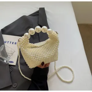 Elegante handgewebte cremefarbene Perlen-Abendtasche mit großem Perlenhenkel und langer Kette