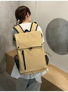 Détail d'un sac à dos imperméable unisexe de grande capacité avec rabat