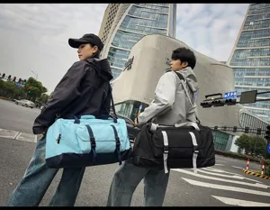 Borse da viaggio sportive capienti e alla moda per fitness e attività all'aperto