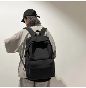 Μαύρο σακίδιο πλάτης Harajuku μεγάλης χωρητικότητας για μαθητές φορεμένο στην πλάτη