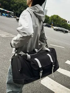 Borsa da palestra bicolore nero e grigio capiente per viaggi e pendolarismo quotidiano.