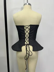 Top corsé de mezclilla detalle cordones espalda, bustier vaquero negro estilo vintage