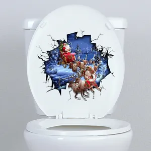 Gedetailleerd overzicht van een 3D kerstmansticker op een witte toiletbril deksel