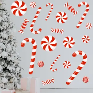 Detail von rot-weiß gestreiften Weihnachtsbonbon-Wandstickern für die Heimdekoration