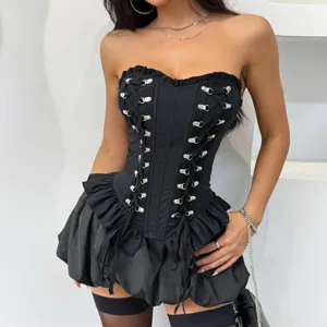Gothic schwarzes Korsett Top und Rüschen Rock Set, Metall Schnalle Schnürung Bustier.