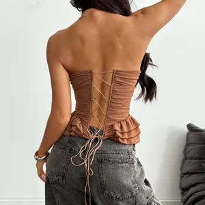 Top corsetto senza spalline con allacciatura sul retro e volant elegante per donna.
