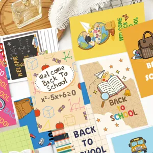 Vista dettagliata di cartoline colorate per il rientro a scuola con vari motivi scolastici