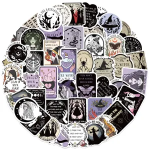 Gedetailleerde weergave van 50 gotische feministische stickers met diverse ontwerpen