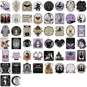 Set van witchy feministische stickers met quotes en occulte symbolen