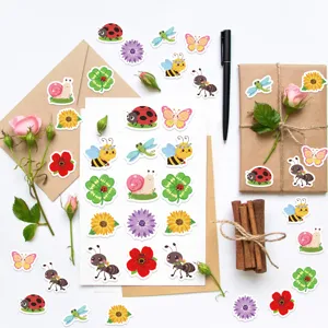 Gekleurde cartoon tuindieren en bloemen stickers voor DIY handboek en cadeau decoratie