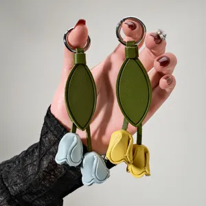 Ciondolo da Borsa in Pelle Creativo a Tulipano Portachiavi con Fiore Fresco Grazioso Pendente per Cellulare Ornamento Donna