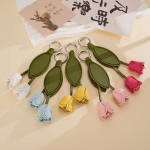 Ciondoli per borse a forma di tulipano in pelle fatti a mano in vari colori tenui