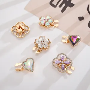 Luxury Heart Flower Shirt Collar Clip For Women Zinc Alloy Rhinestone Clothes Decoration Pin DIY Apparel Accessories Jewelry Gift