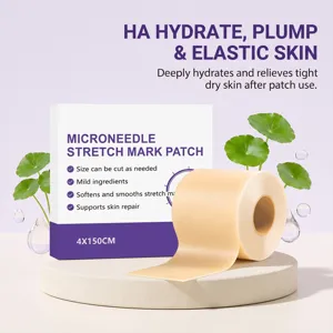 Rollo de parche para estrías con microagujas, detalle de cuidado suave y transpirable.