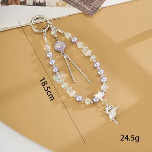 Détail de la dragonne de téléphone en perles ballerine, longueur 18,5 cm, poids 24,5 g