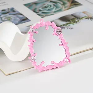 Cornice specchio rosa fluida con gemme a cuore per custodie cellulari e gioielli