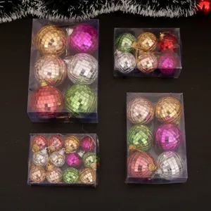 Ensemble de boules disco en verre pour sapin de Noël avec décorations suspendues colorées.