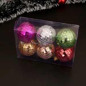 Ensemble de boules à facettes de Noël colorées en boîte transparente, idéal pour le sapin.