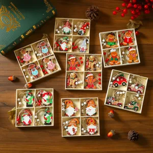 Weihnachtliche Holzanhänger Set als Baumschmuck mit Wichtel und Lebkuchenmann