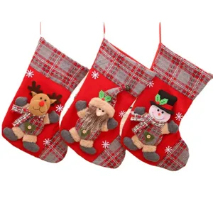 Ensemble de bas de Noël grands sacs cadeaux suspendus avec jolies figurines en peluche