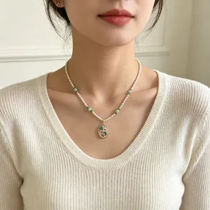 Collar de Perlas de Agua Dulce Hecho a Mano Mujer Ágata Verde Cierre Versátil Colgante Papá Noel Gargantilla Navidad Joyería