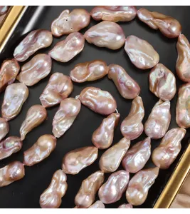Natural freshwater baroque pearl strand 40cm, irregular fishtail loose beads with strong luster.