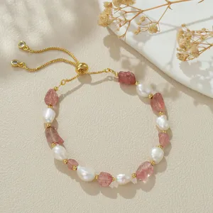 Perlen Erdbeequarz goldene verstellbare Armband Detailansicht elegante Damenschmuck