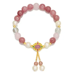 Neues chinesisches Perlen-Erdbeerquarz-Armband mit goldenem Anhänger und süßen Quasten.