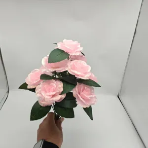 Künstlicher rosa Rosenstrauß Glitzer Detailansicht Heimdekoration romantisches Geschenk