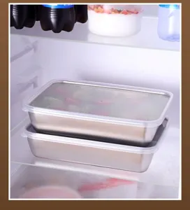 Edelstahltopf Frischhaltebox mit transparentem Deckel Detailansicht für den Kühlschrank in Küche.