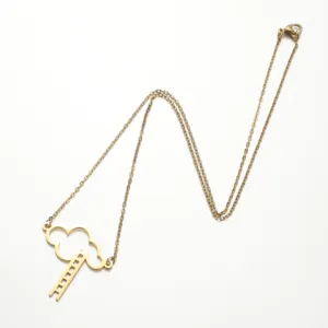 Collana con ciondolo a scala di nuvole in acciaio inossidabile dorato da donna, gioiello con catena.