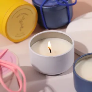 Candela profumata per aromaterapia in scatola di metallo pastello, ideale per la casa.