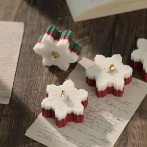 Christmas snowflake scented soy wax candle holiday gift home decor table decoration