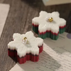 Christmas snowflake scented soy wax candle holiday gift home decor tabletop decoration