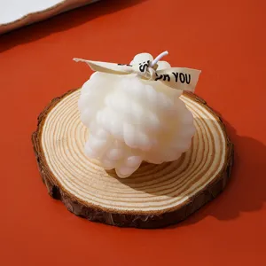 Vela aromática de nudo artesanal de cera de soja decoración para el hogar en detalle