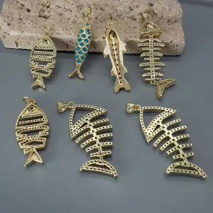 Goldene Fischgräten Zirkon Türkis Anhänger Set DIY Schmuck Zubehör Detailansicht.